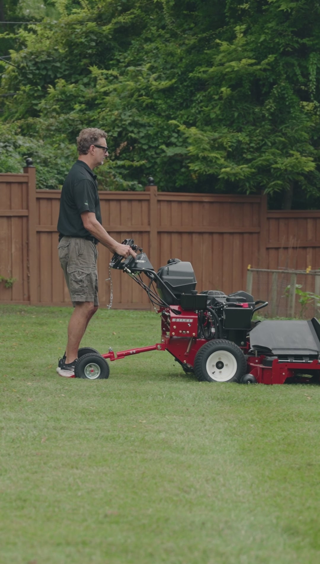 Load video: Jungle Wheels 2-Wheel Mower Sulky (Red) | Commercial Walk-Behind Mower Attachment | JW RED